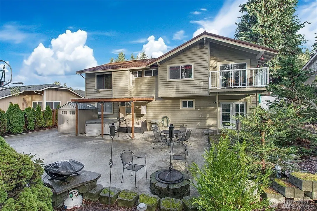 8901 NE 144th Street , Kirkland, WA 98034