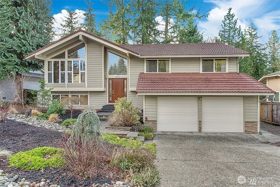 8901 NE 144th Street , Kirkland, WA 98034