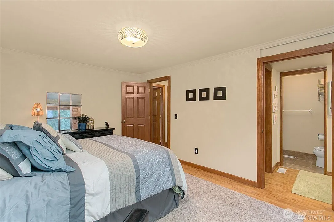 8901 NE 144th Street , Kirkland, WA 98034
