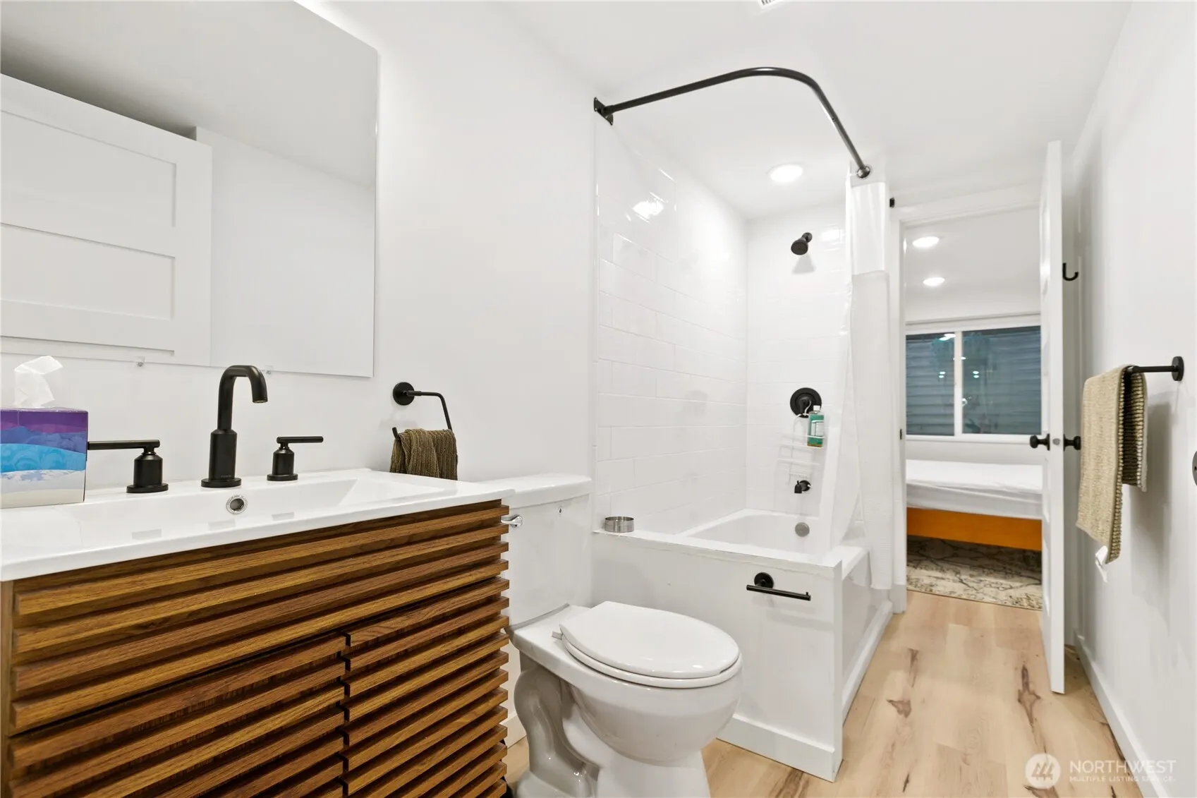 3939 Burke Avenue N, Seattle, WA 98103