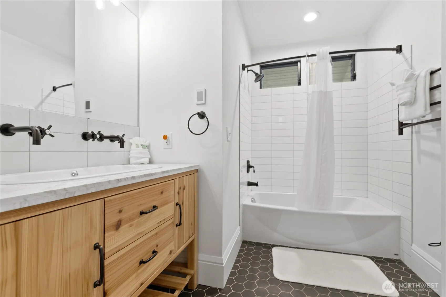 3939 Burke Avenue N, Seattle, WA 98103