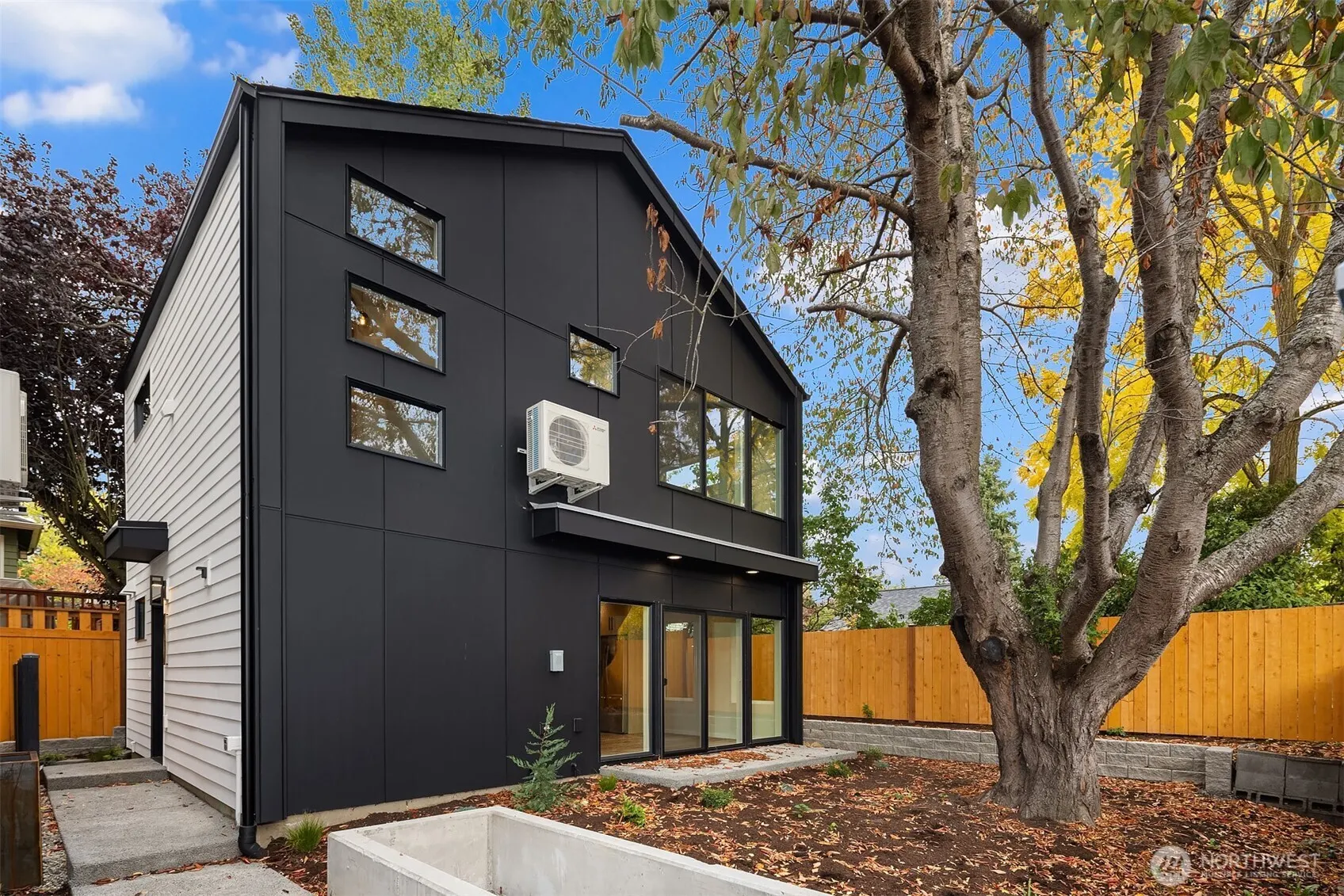2840 NW 62nd Street , Seattle, WA 98107