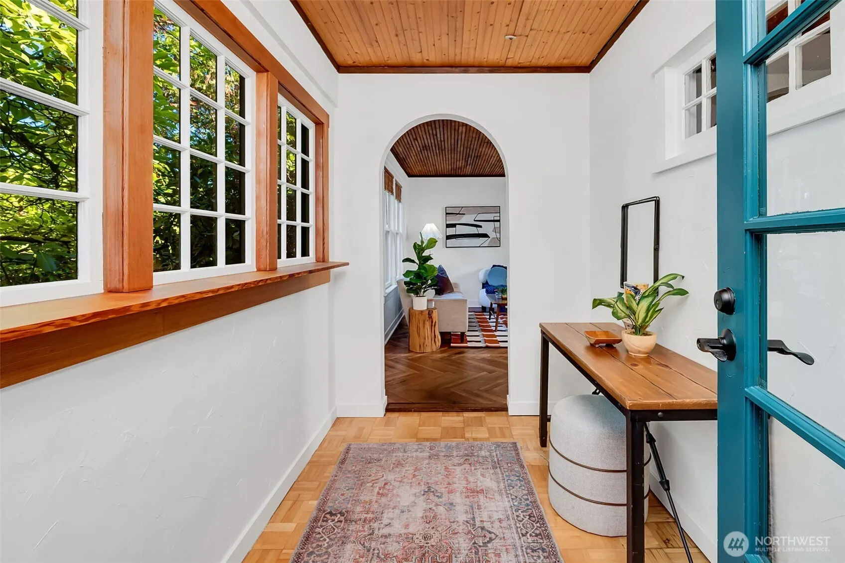 5141 S Mead Street , Seattle, WA 98118-2934