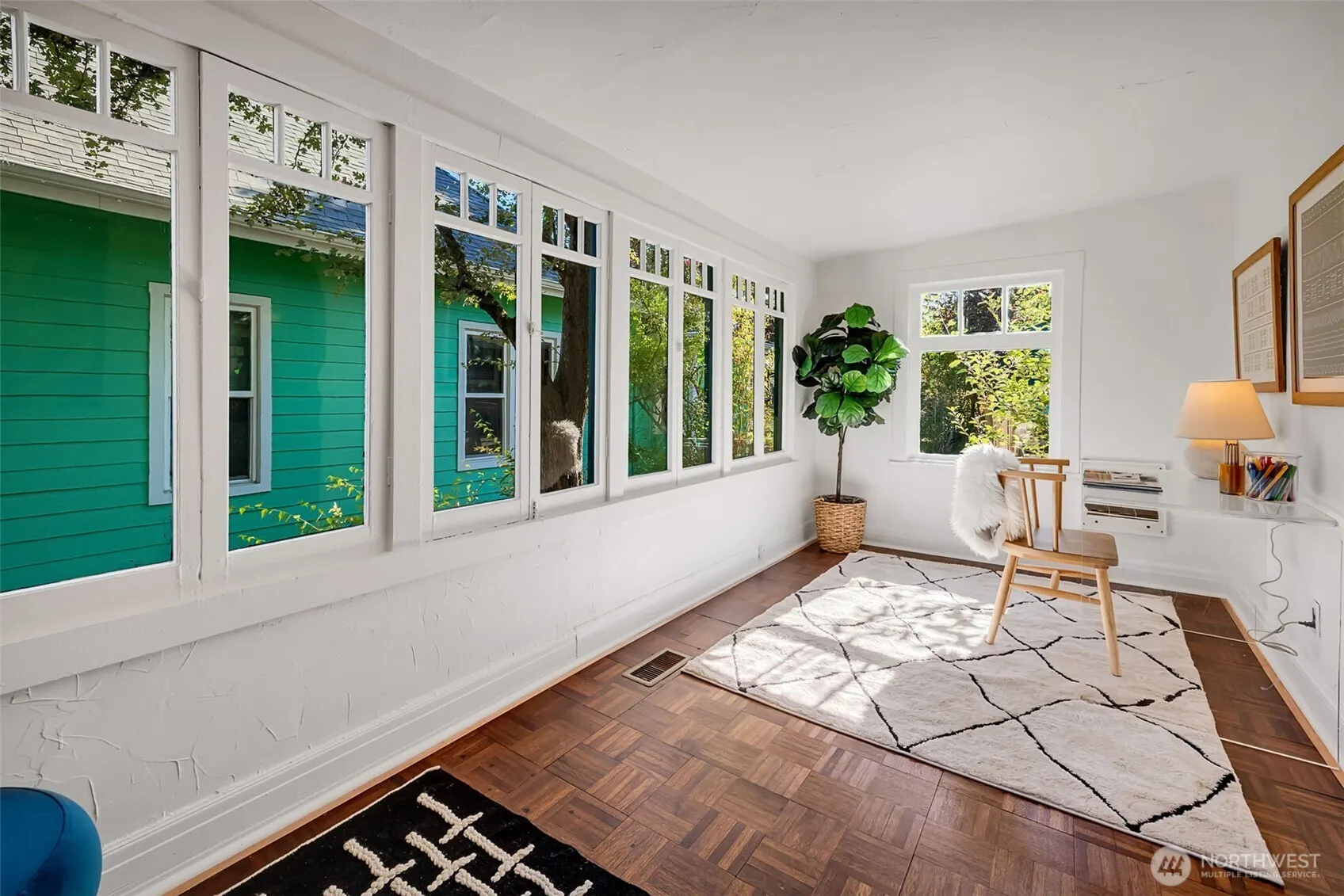 5141 S Mead Street , Seattle, WA 98118-2934