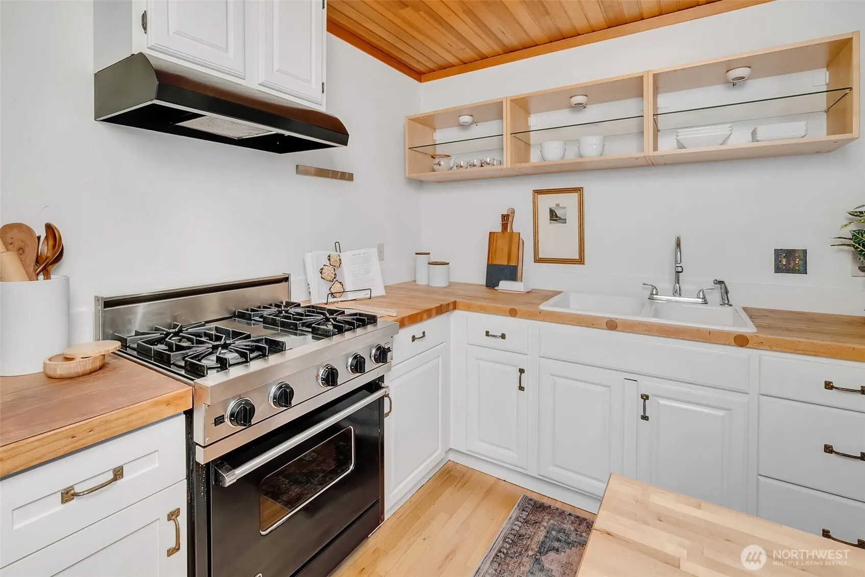 5141 S Mead Street , Seattle, WA 98118-2934