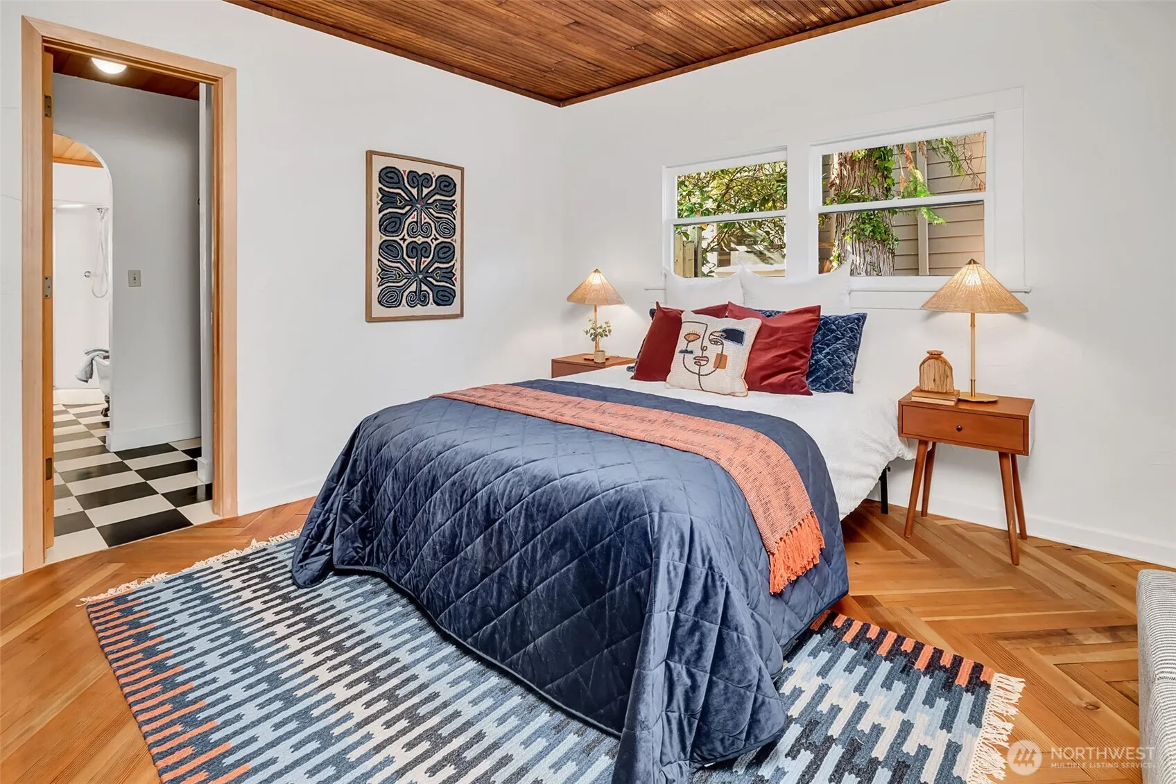 5141 S Mead Street , Seattle, WA 98118-2934