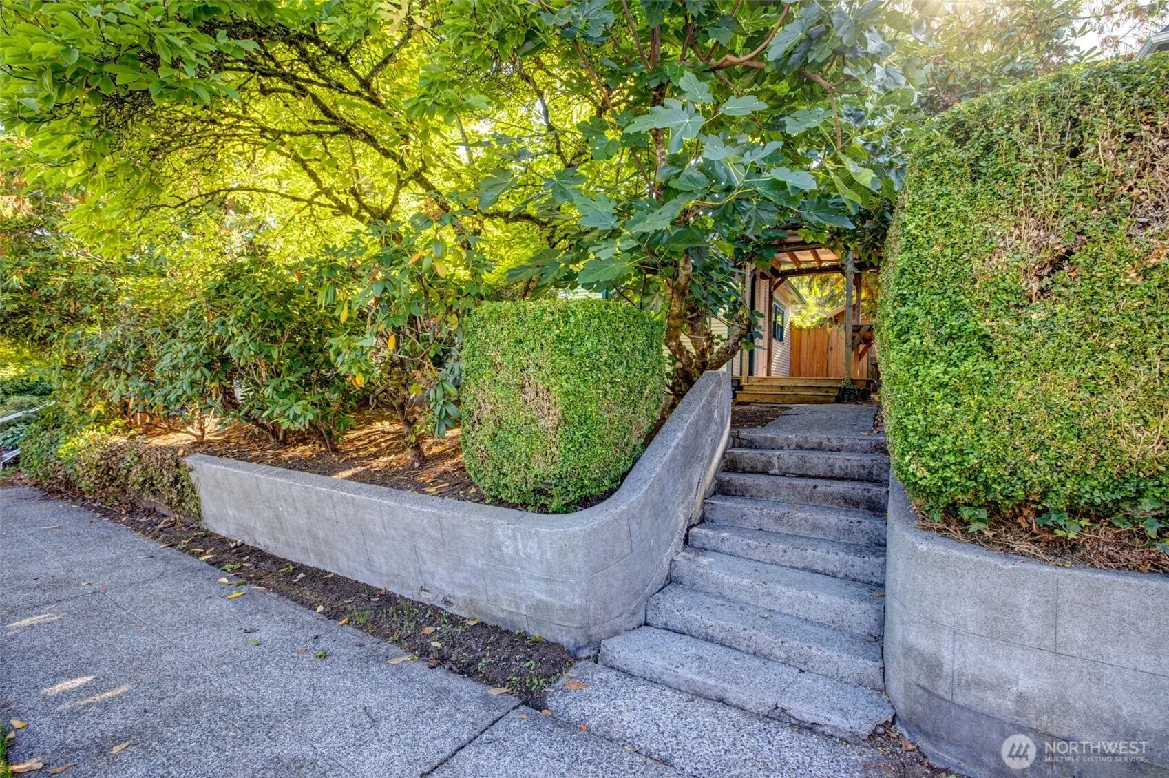 5141 S Mead Street , Seattle, WA 98118-2934