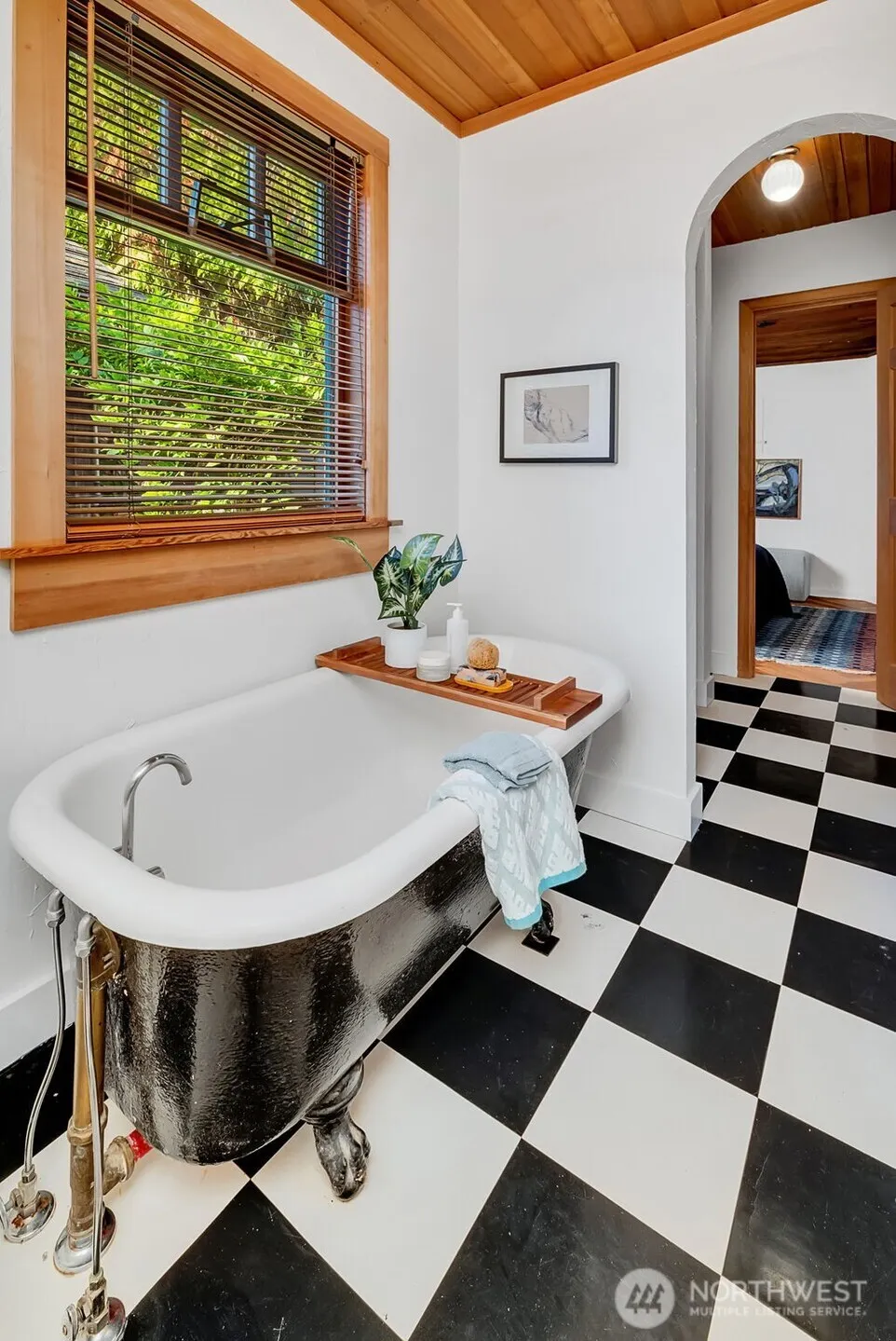 5141 S Mead Street , Seattle, WA 98118-2934