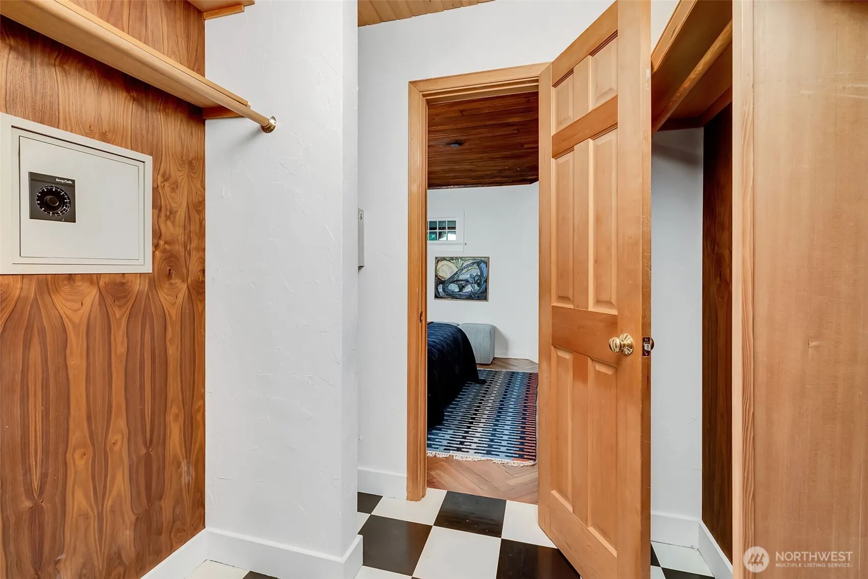 5141 S Mead Street , Seattle, WA 98118-2934