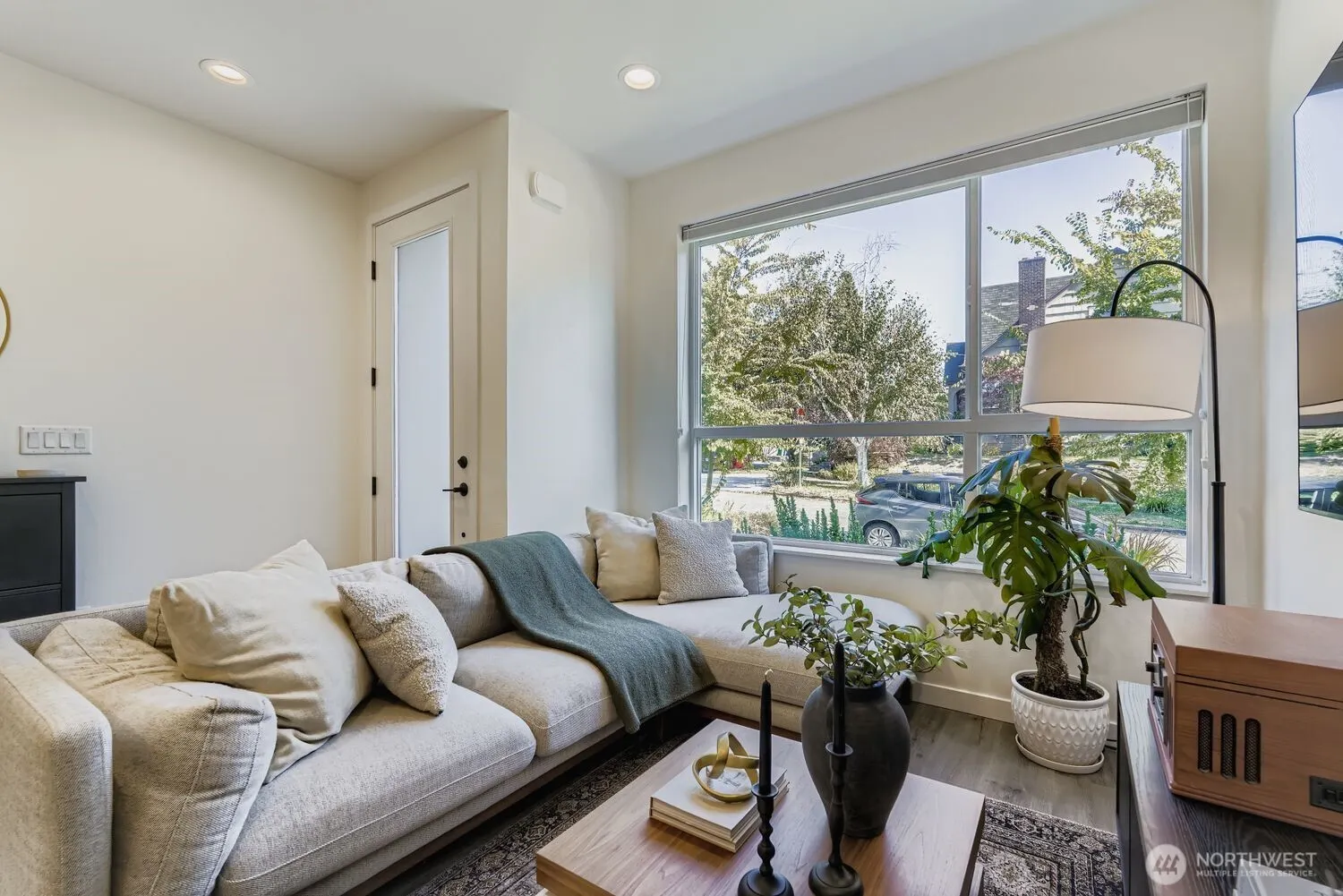 5719 9th Avenue NW, Seattle, WA 98107