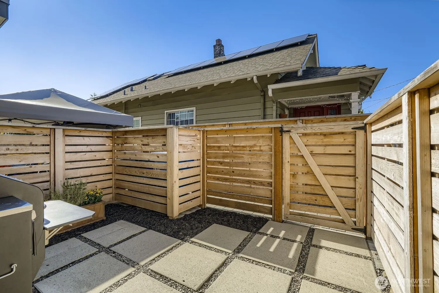 5719 9th Avenue NW, Seattle, WA 98107