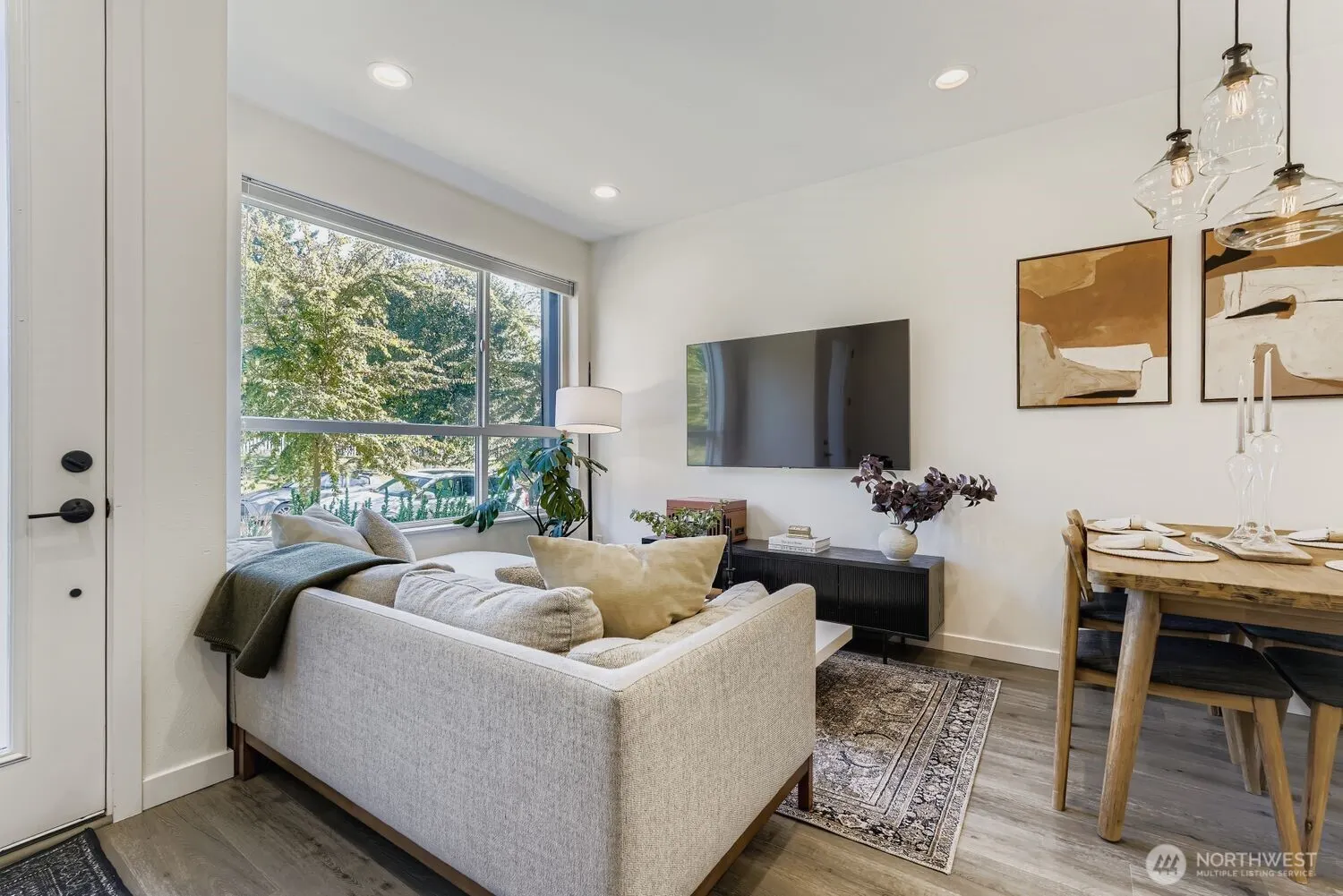 5719 9th Avenue NW, Seattle, WA 98107