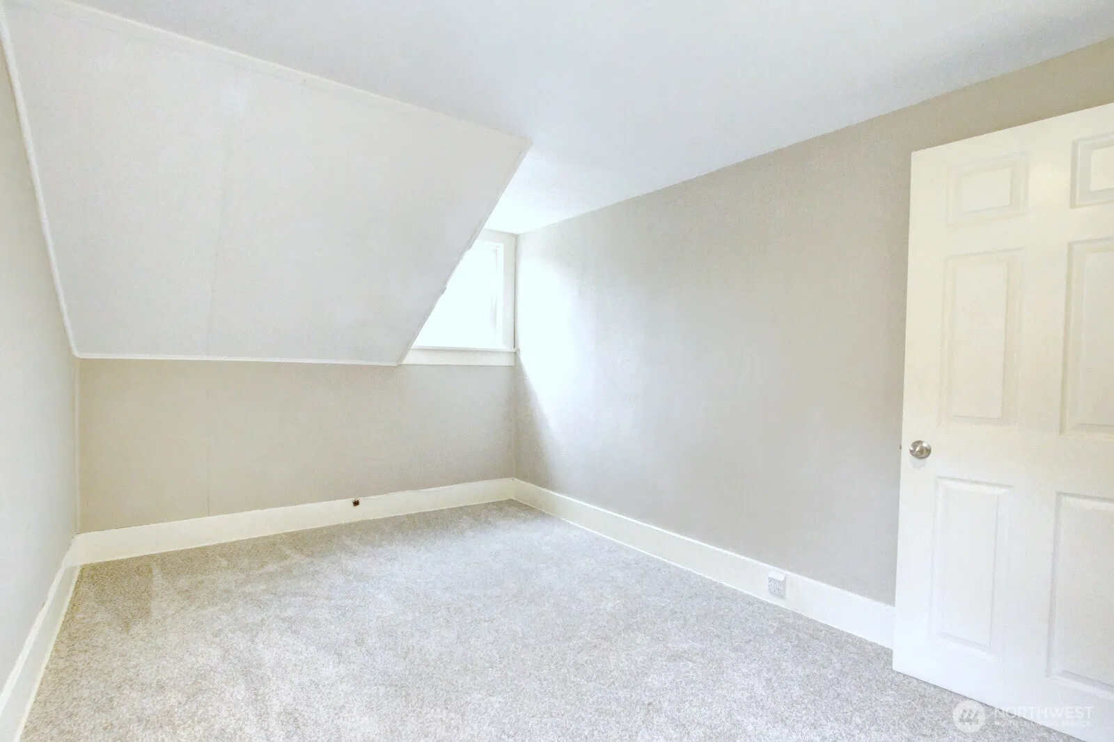 502 NE 72nd Street #B, Seattle, WA 98115