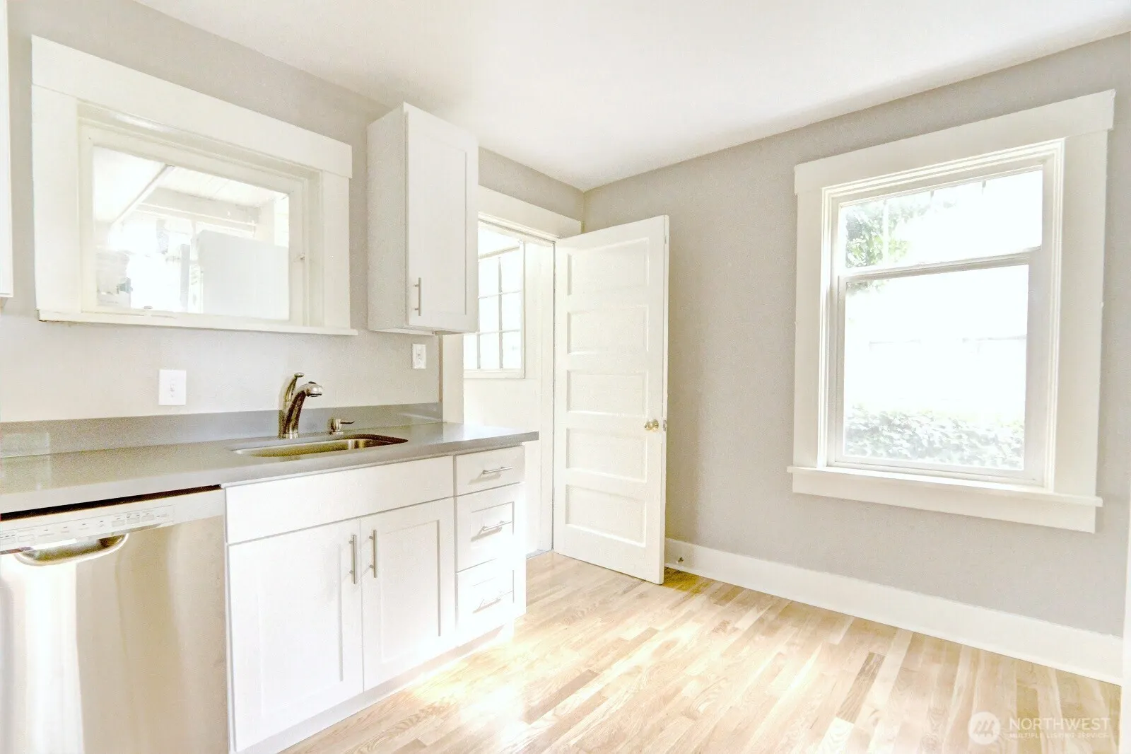502 NE 72nd Street #B, Seattle, WA 98115