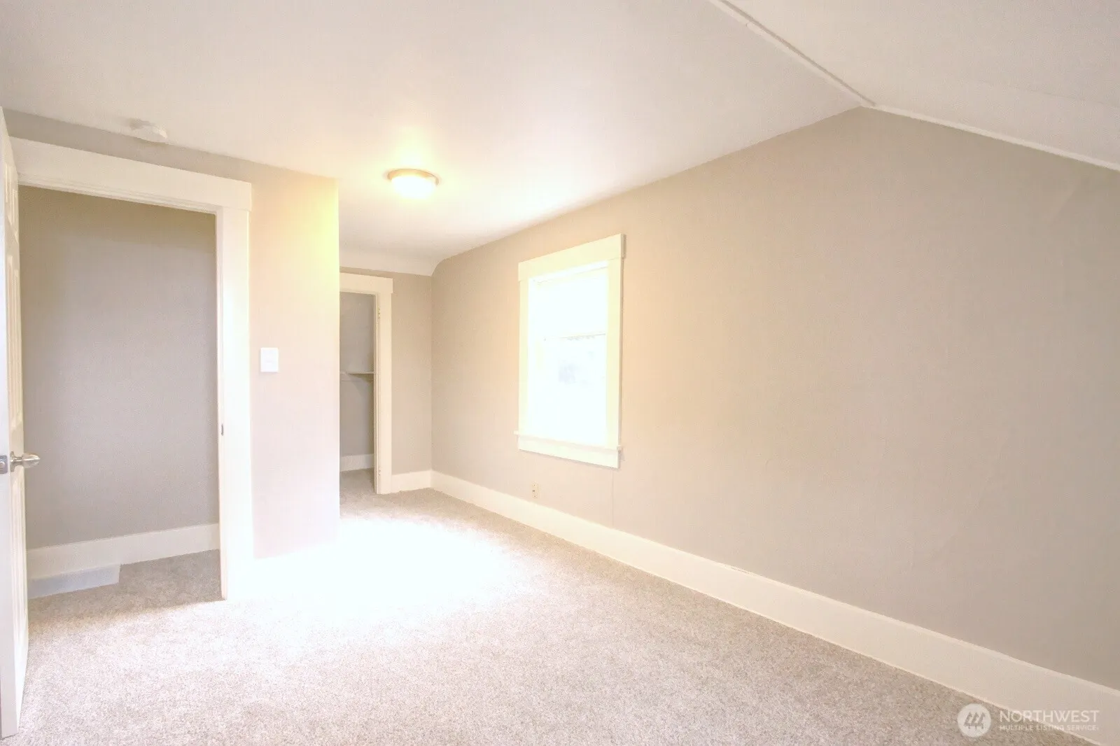 502 NE 72nd Street #B, Seattle, WA 98115