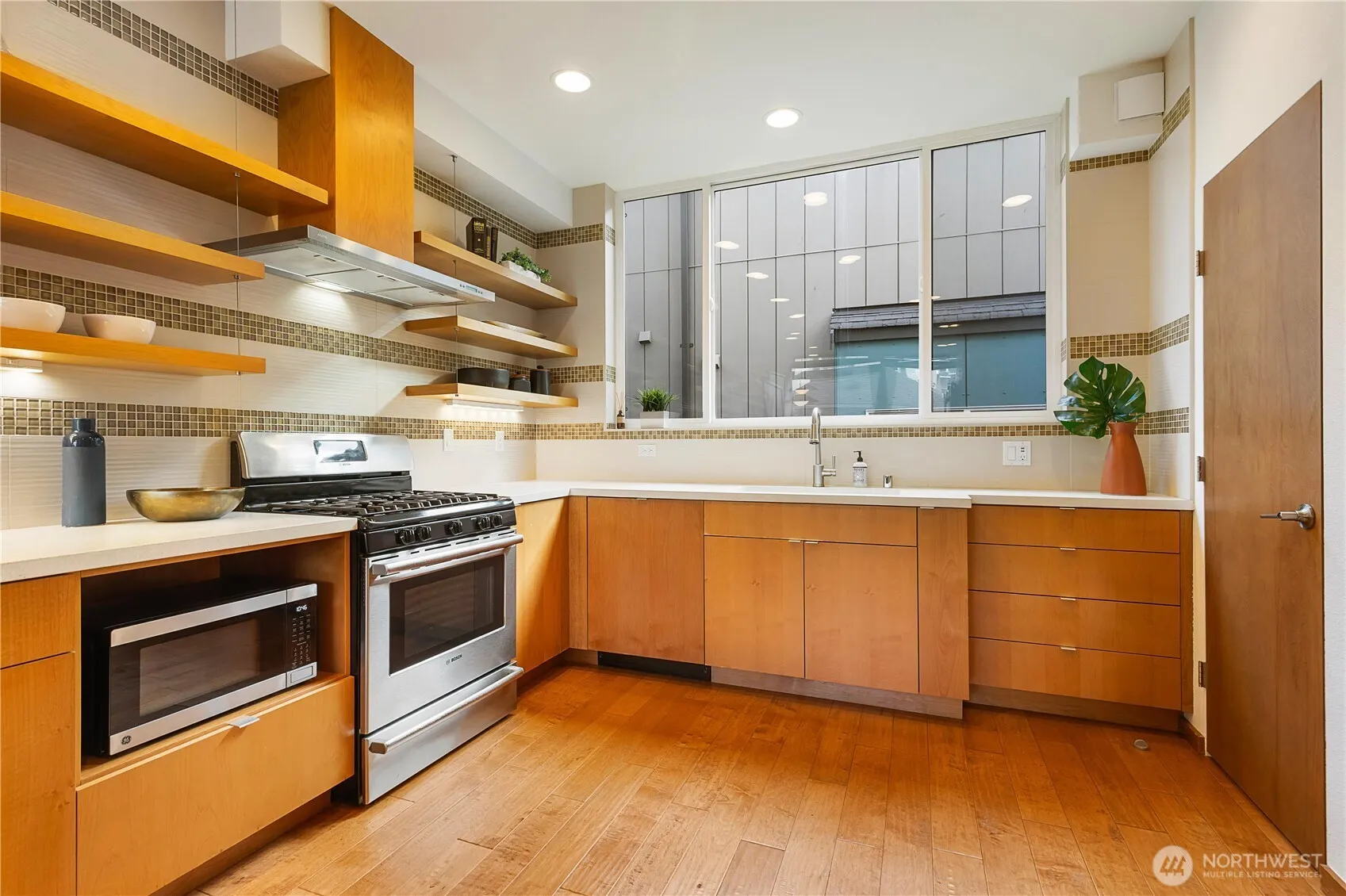 116 N 39th Street , Seattle, WA 98103