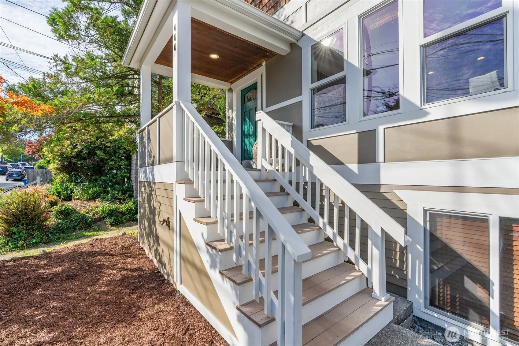 400 NE 50th Street , Seattle, WA 98105