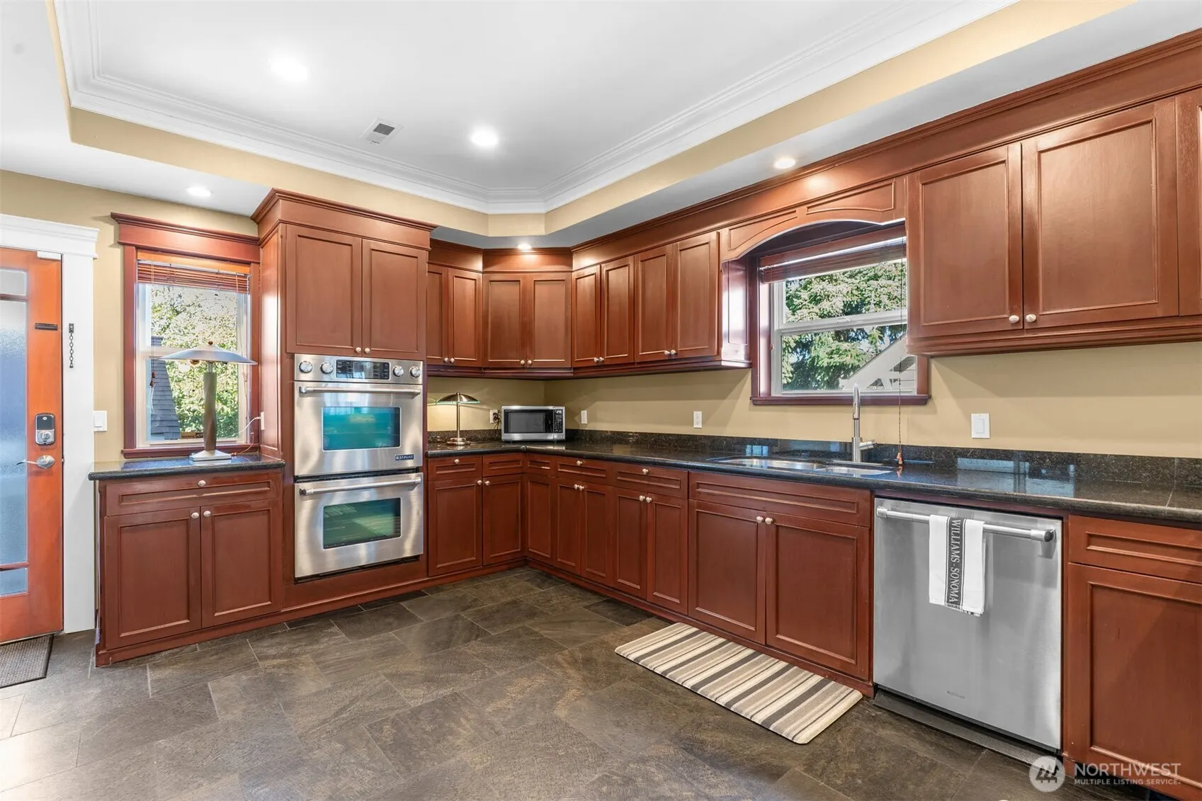 400 NE 50th Street , Seattle, WA 98105