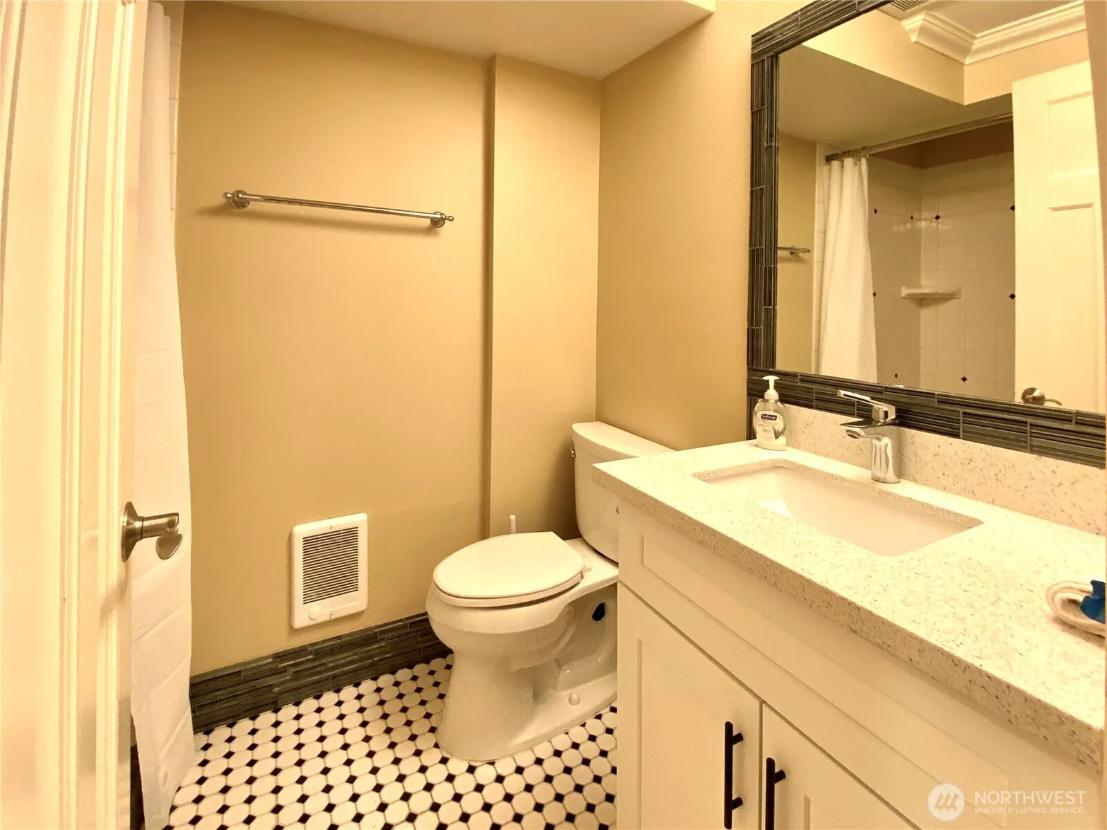 400 NE 50th Street , Seattle, WA 98105