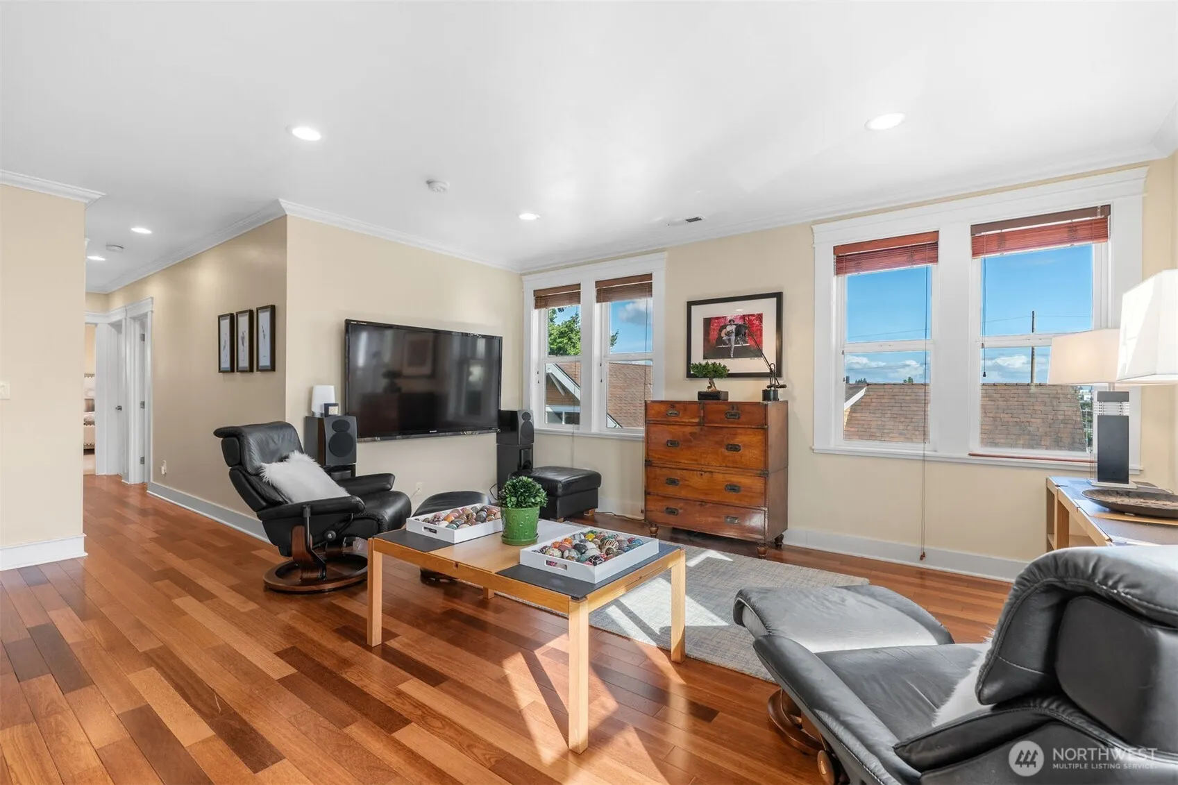 400 NE 50th Street , Seattle, WA 98105