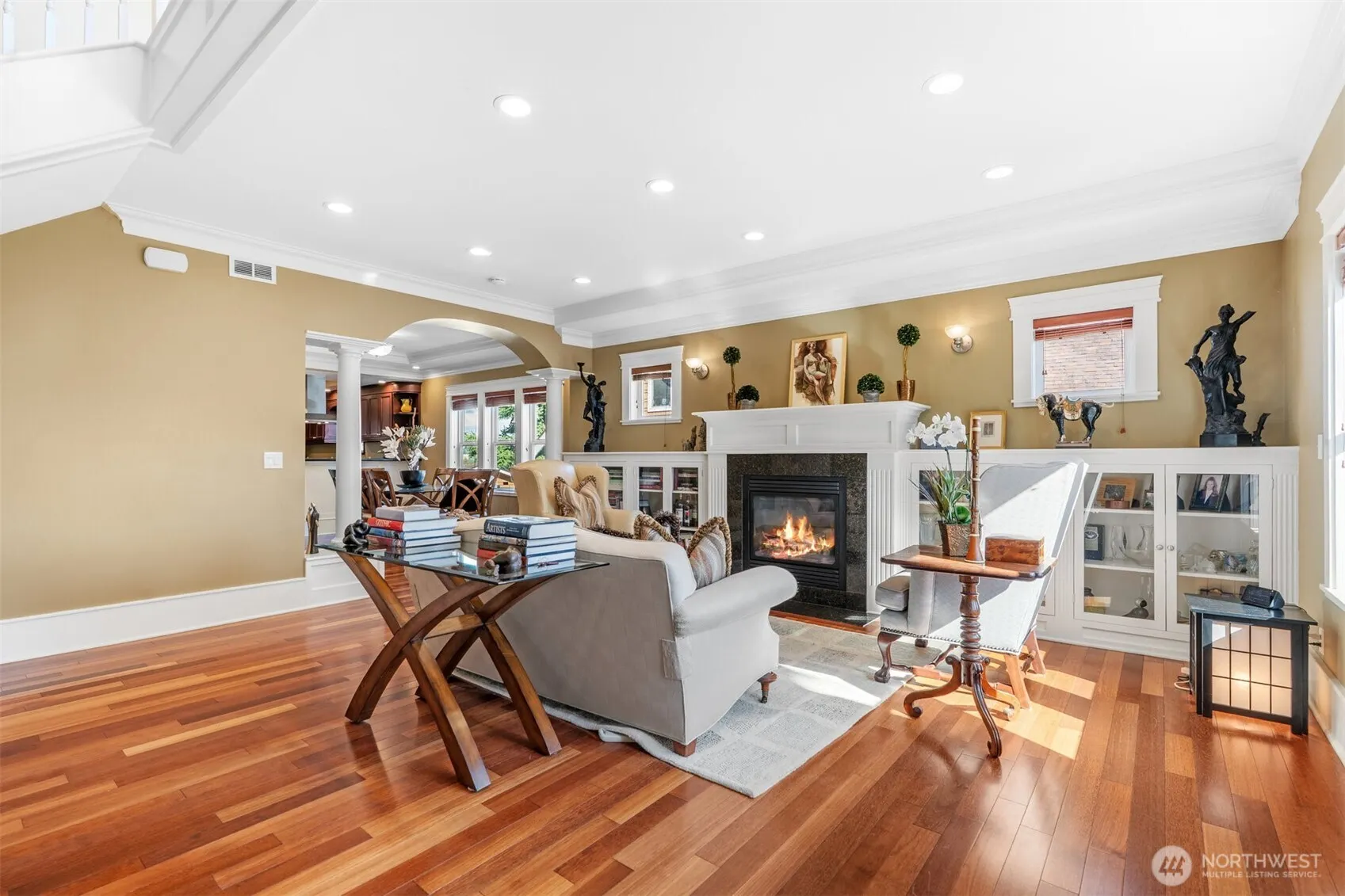 400 NE 50th Street , Seattle, WA 98105
