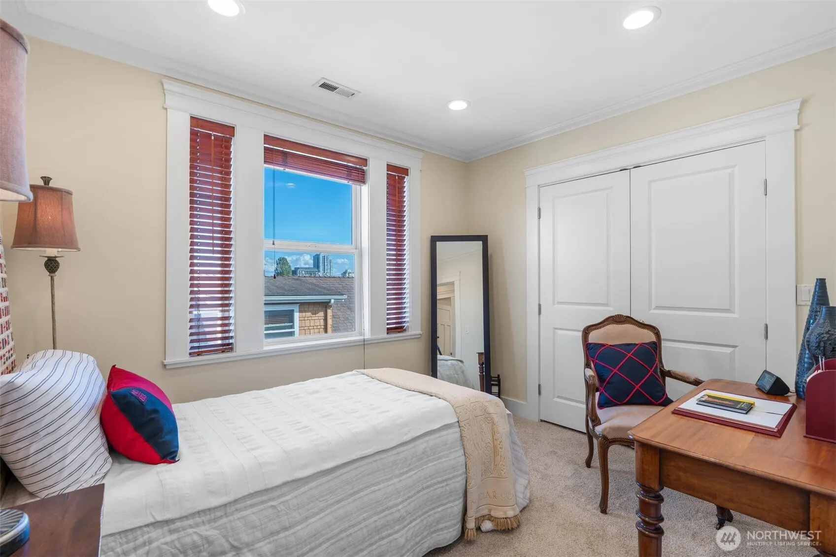 400 NE 50th Street , Seattle, WA 98105