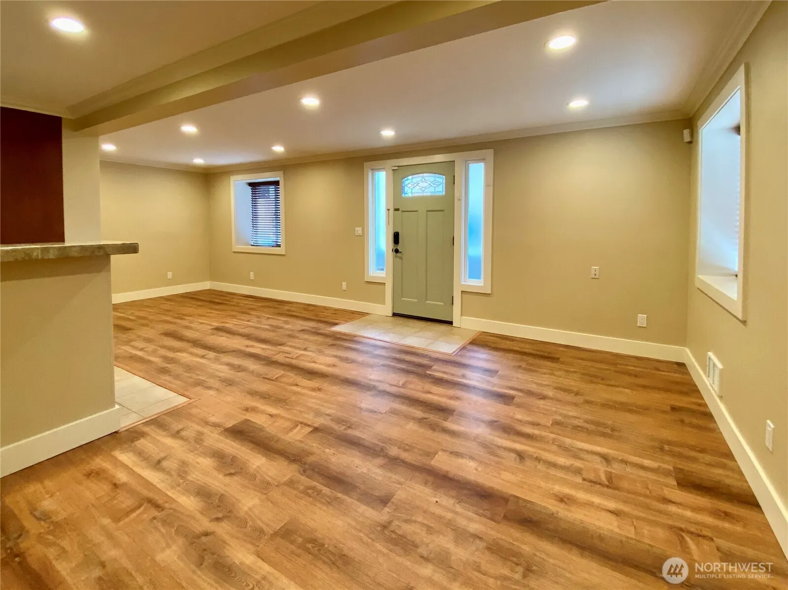 400 NE 50th Street , Seattle, WA 98105