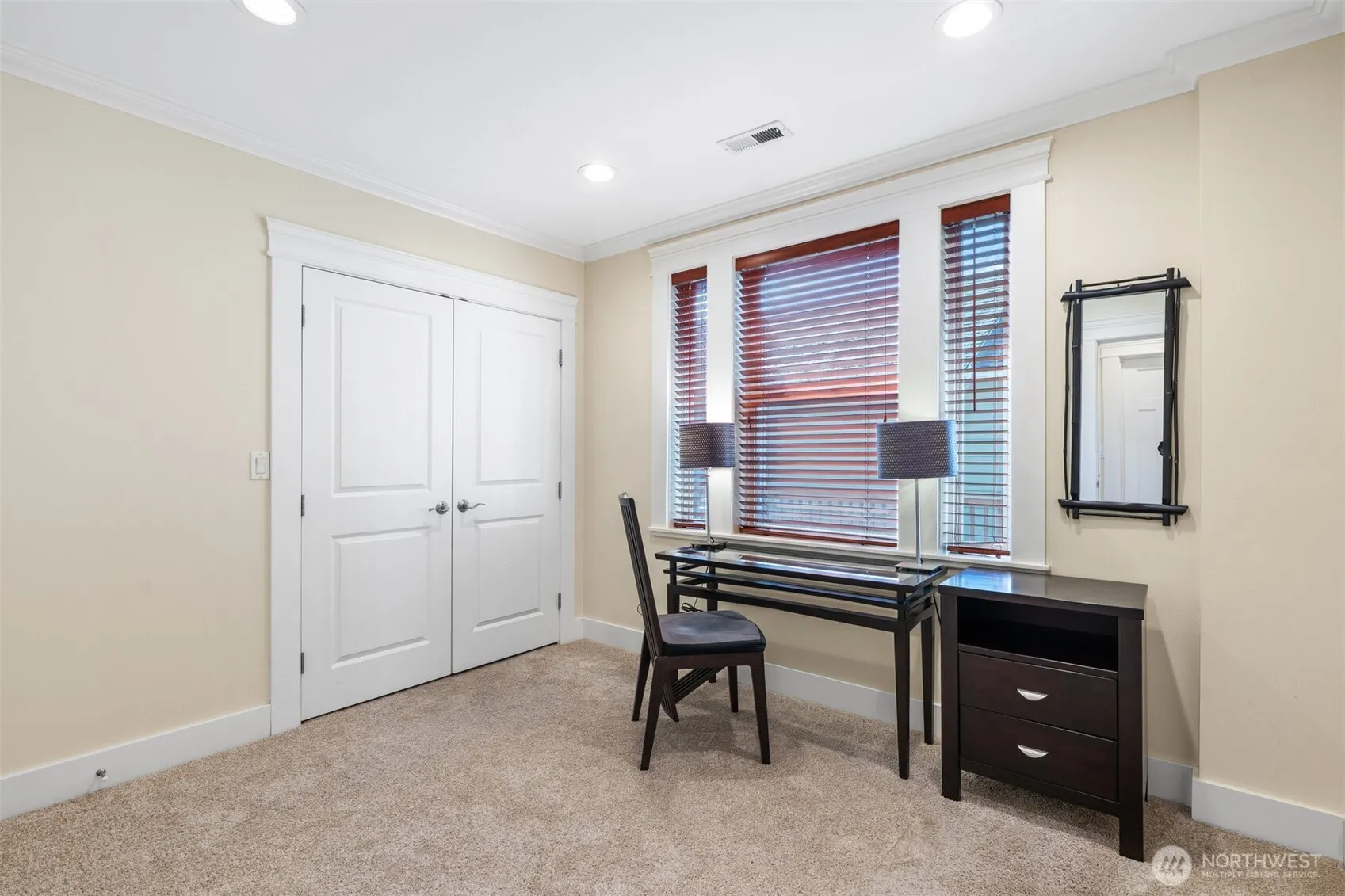 400 NE 50th Street , Seattle, WA 98105