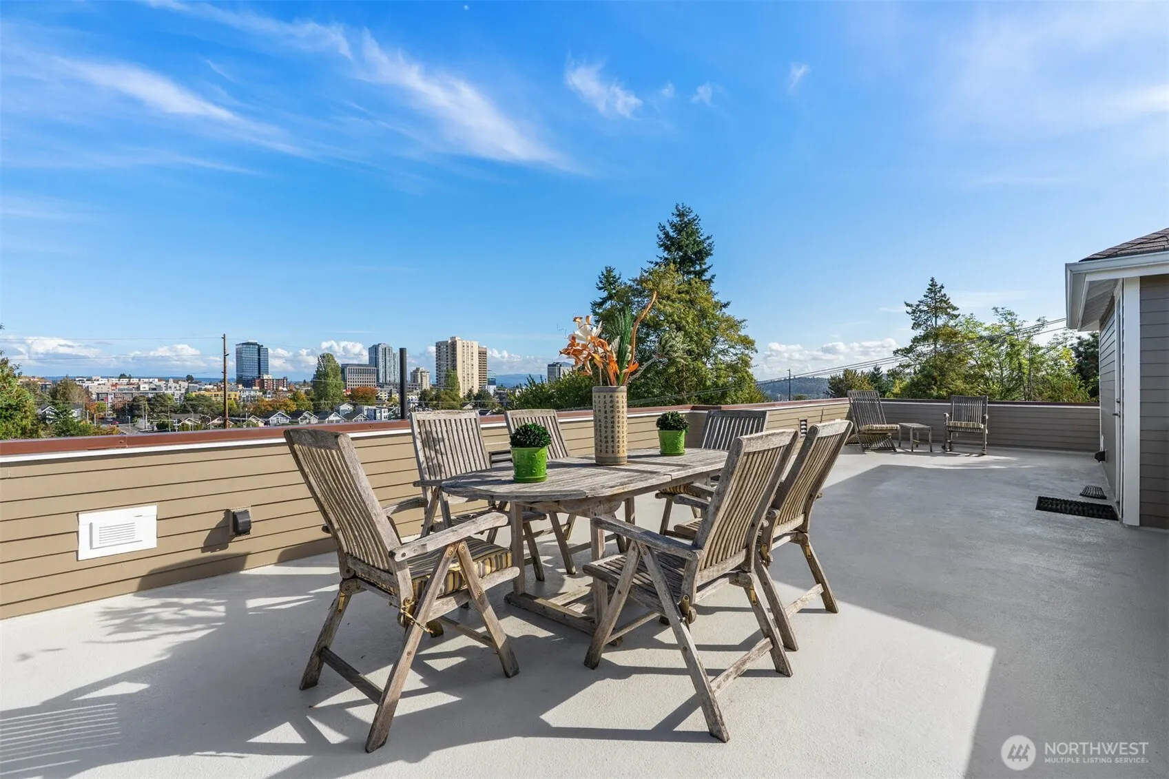 400 NE 50th Street , Seattle, WA 98105