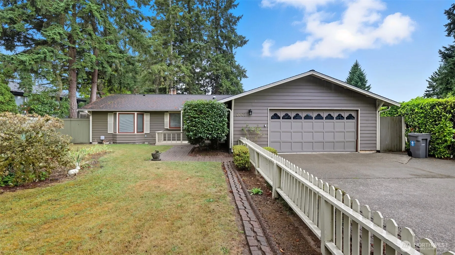 2001 Camas Court SE, Renton, WA 98055-4514