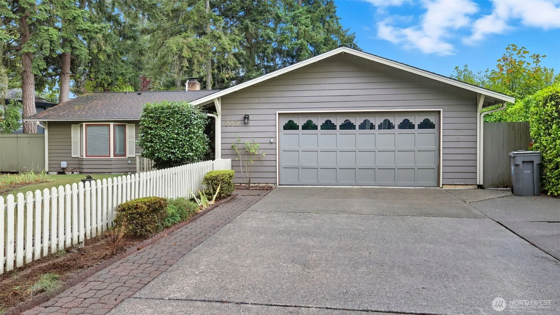 2001 Camas Court SE, Renton, WA 98055-4514