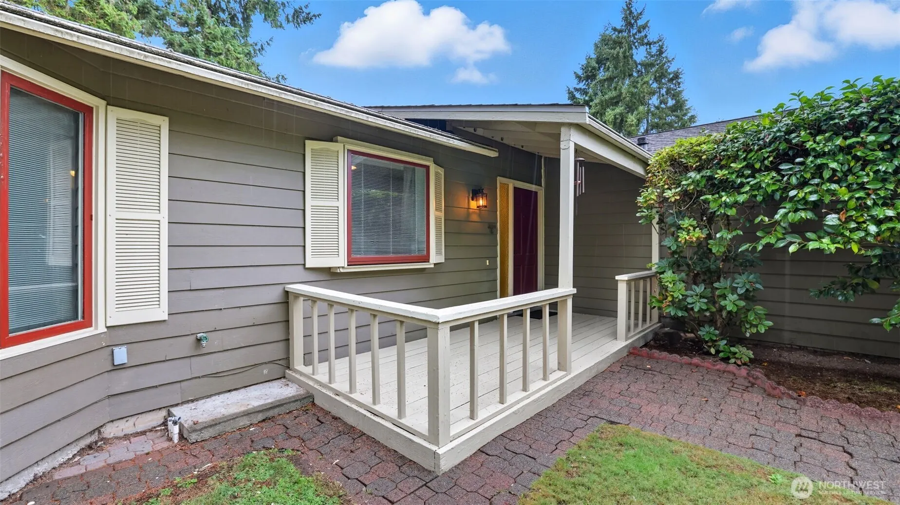 2001 Camas Court SE, Renton, WA 98055-4514