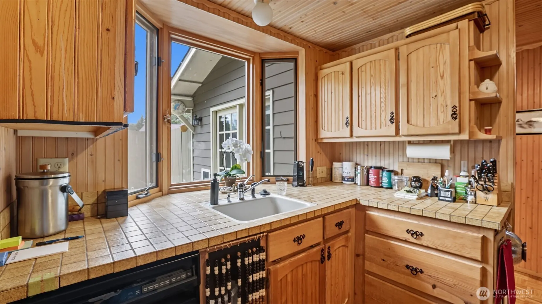 2001 Camas Court SE, Renton, WA 98055-4514