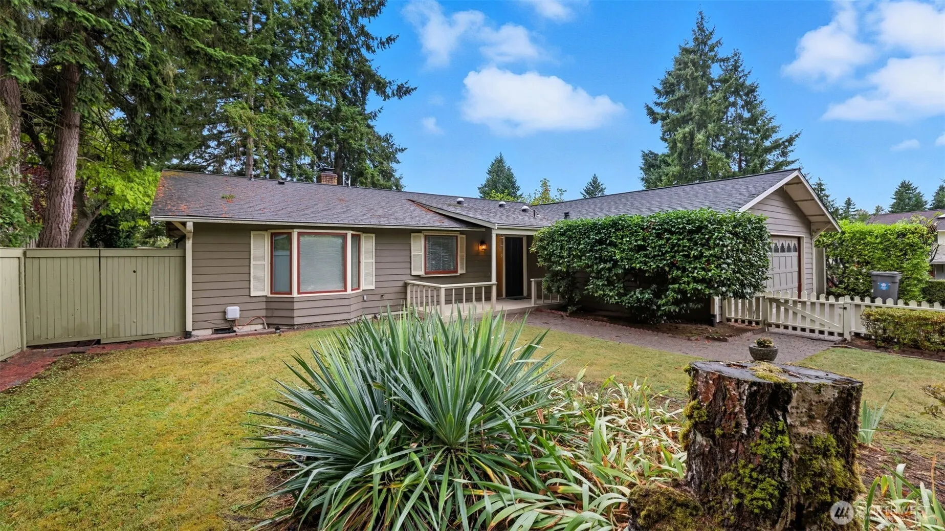2001 Camas Court SE, Renton, WA 98055-4514