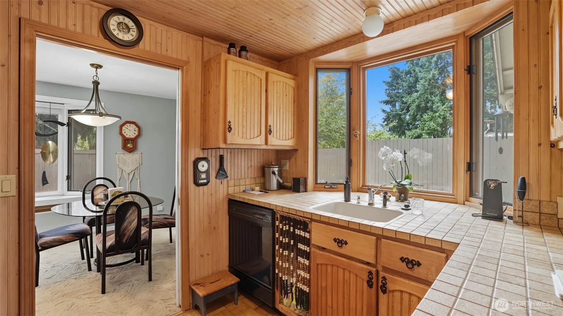 2001 Camas Court SE, Renton, WA 98055-4514