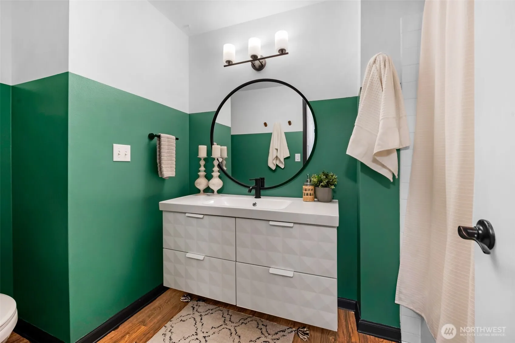 17904 23rd Lane NE #E-301, Seattle, WA 98155