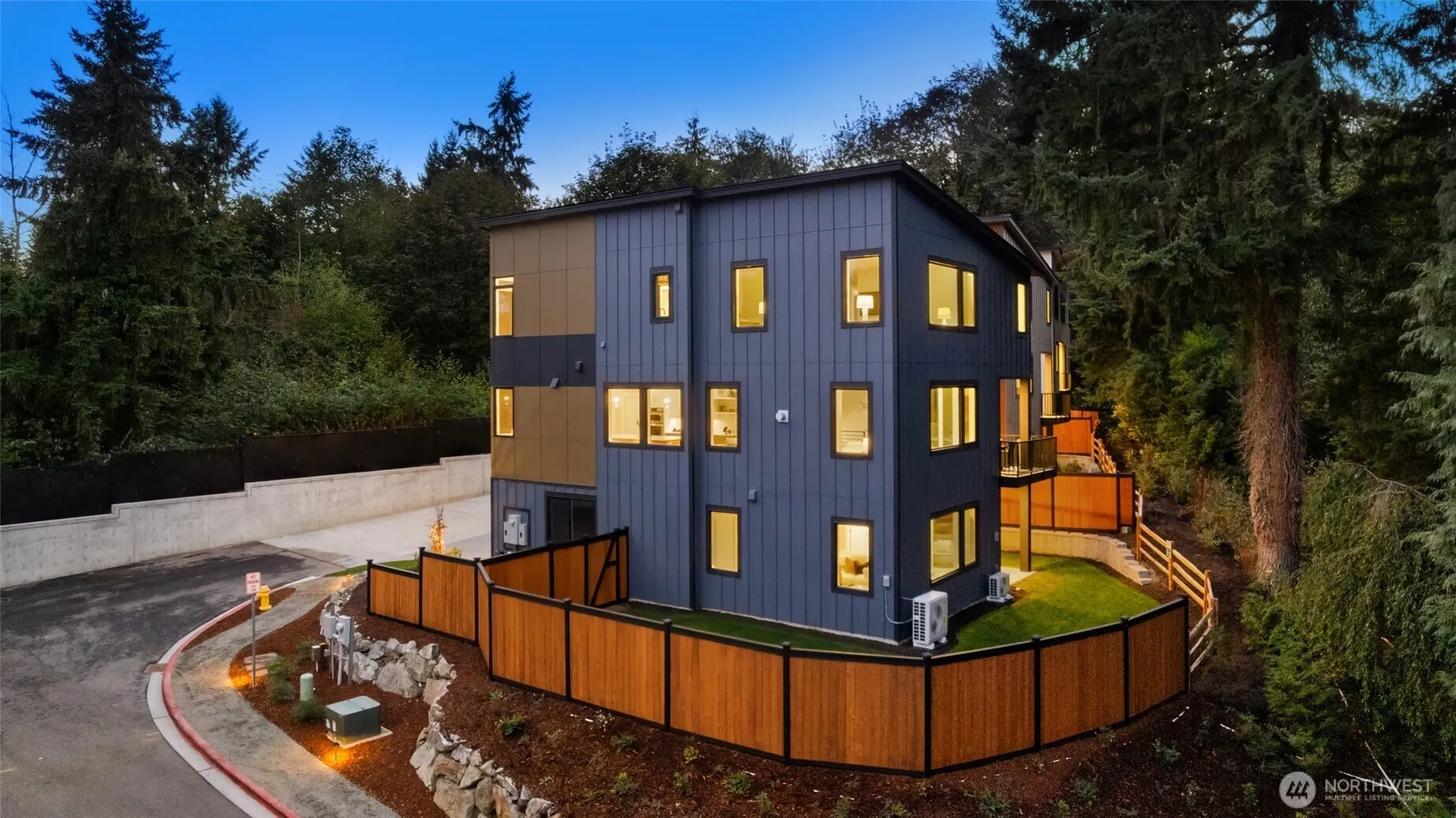 13068 SE 19th Court , Bellevue, WA 98005