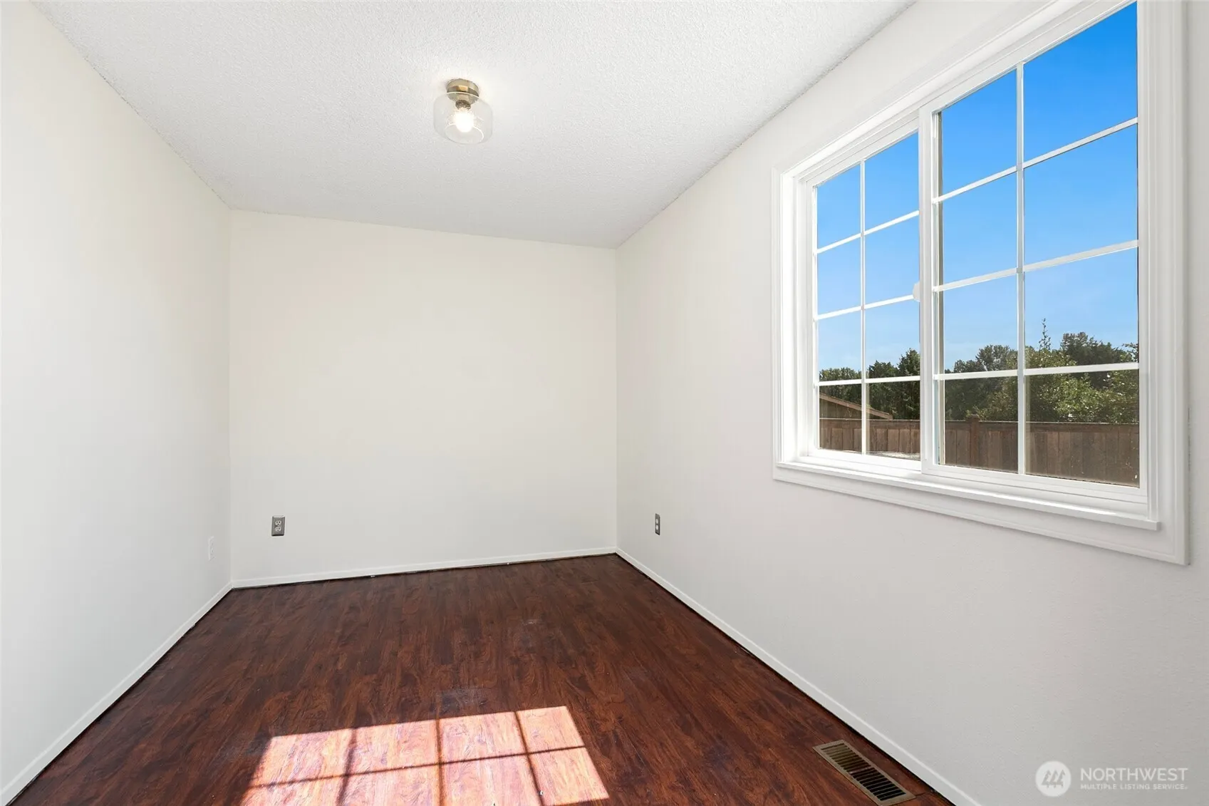 15028 108th Place NE, Bothell, WA 98011-4837