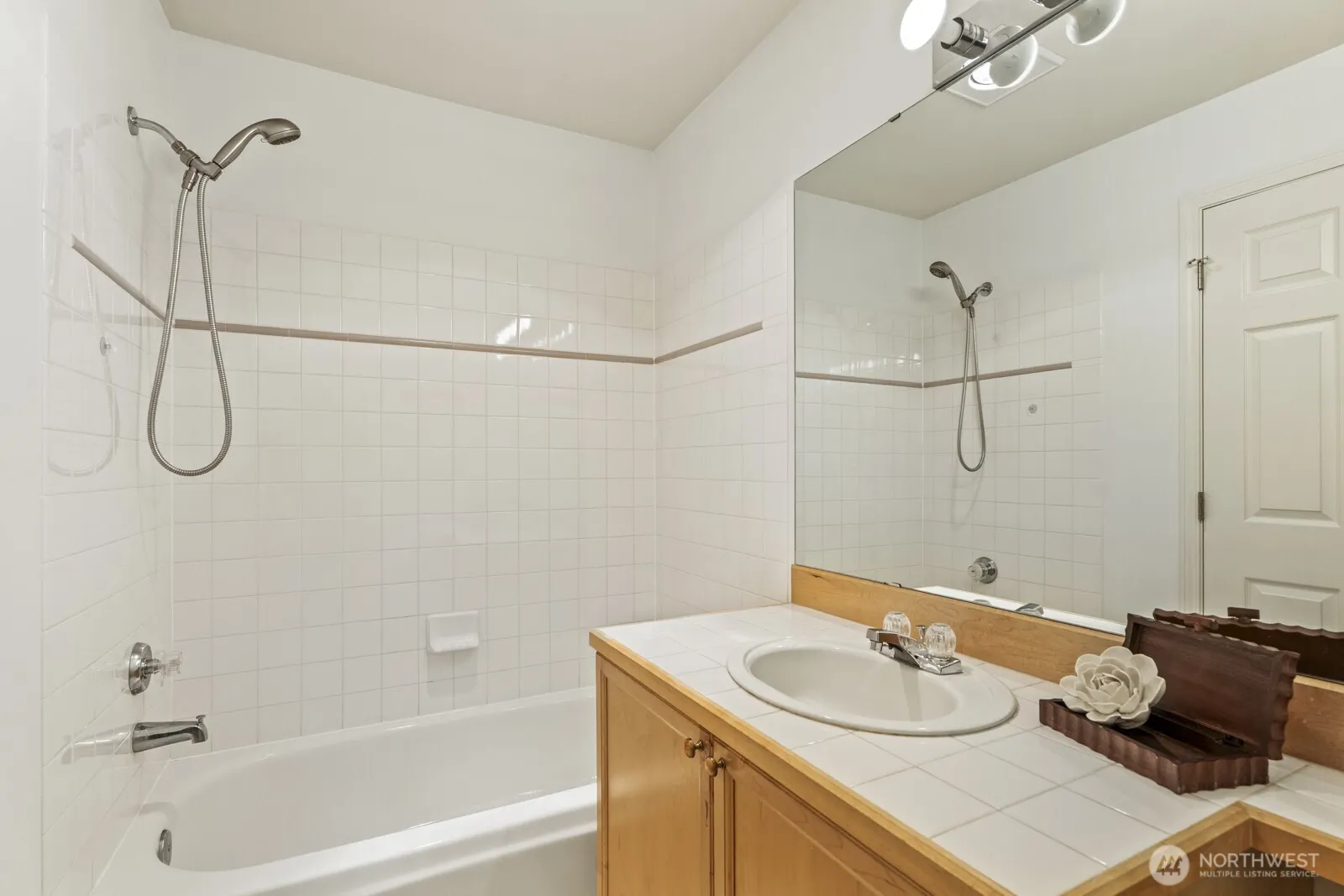 17204 123rd Place NE #N-304, Bothell, WA 98012