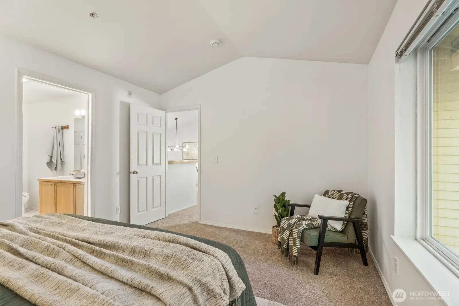 17204 123rd Place NE #N-304, Bothell, WA 98012