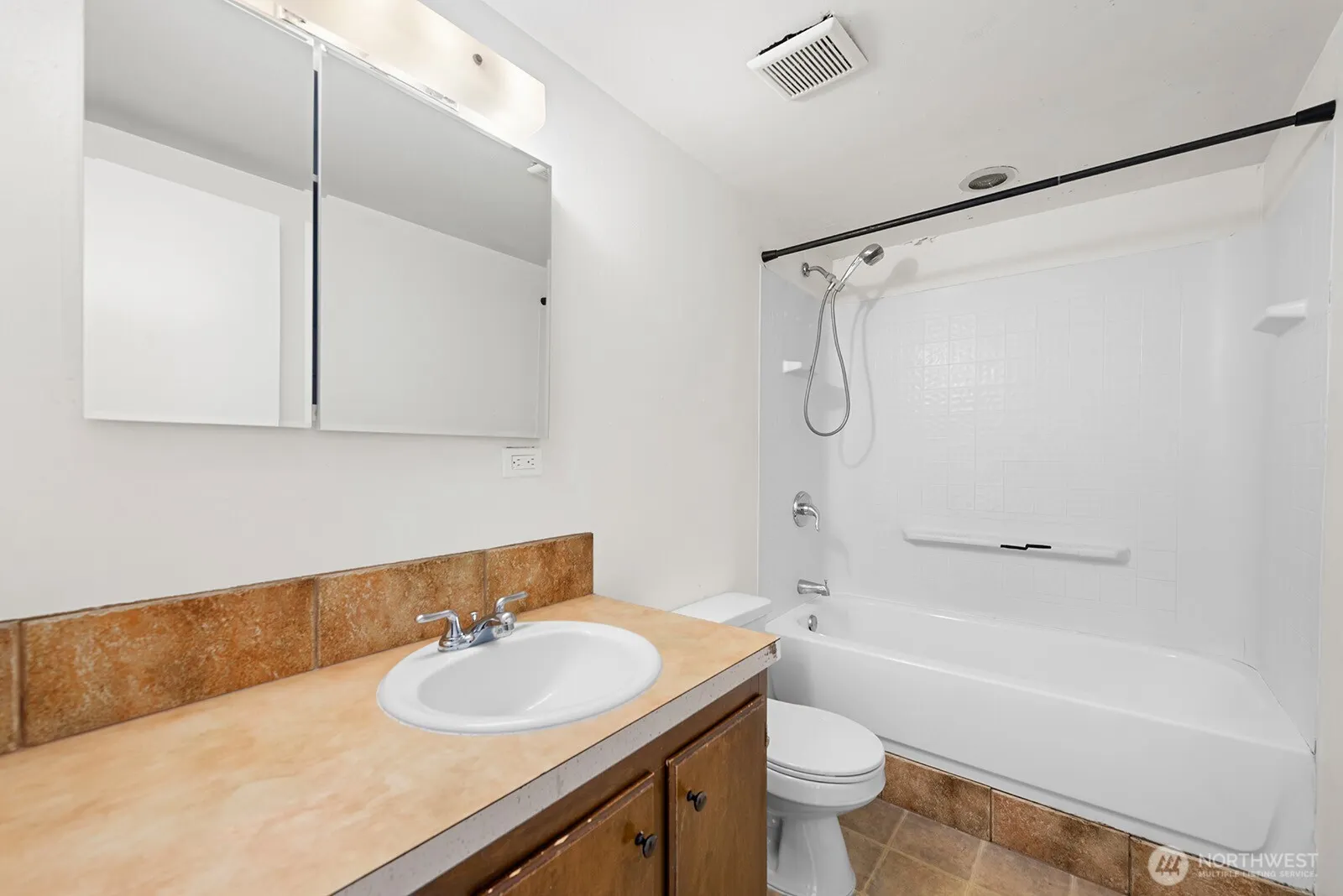 14221 SE 10th Place , Bellevue, WA 98007-5416