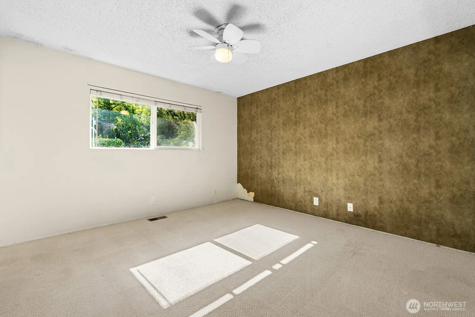 14221 SE 10th Place , Bellevue, WA 98007-5416