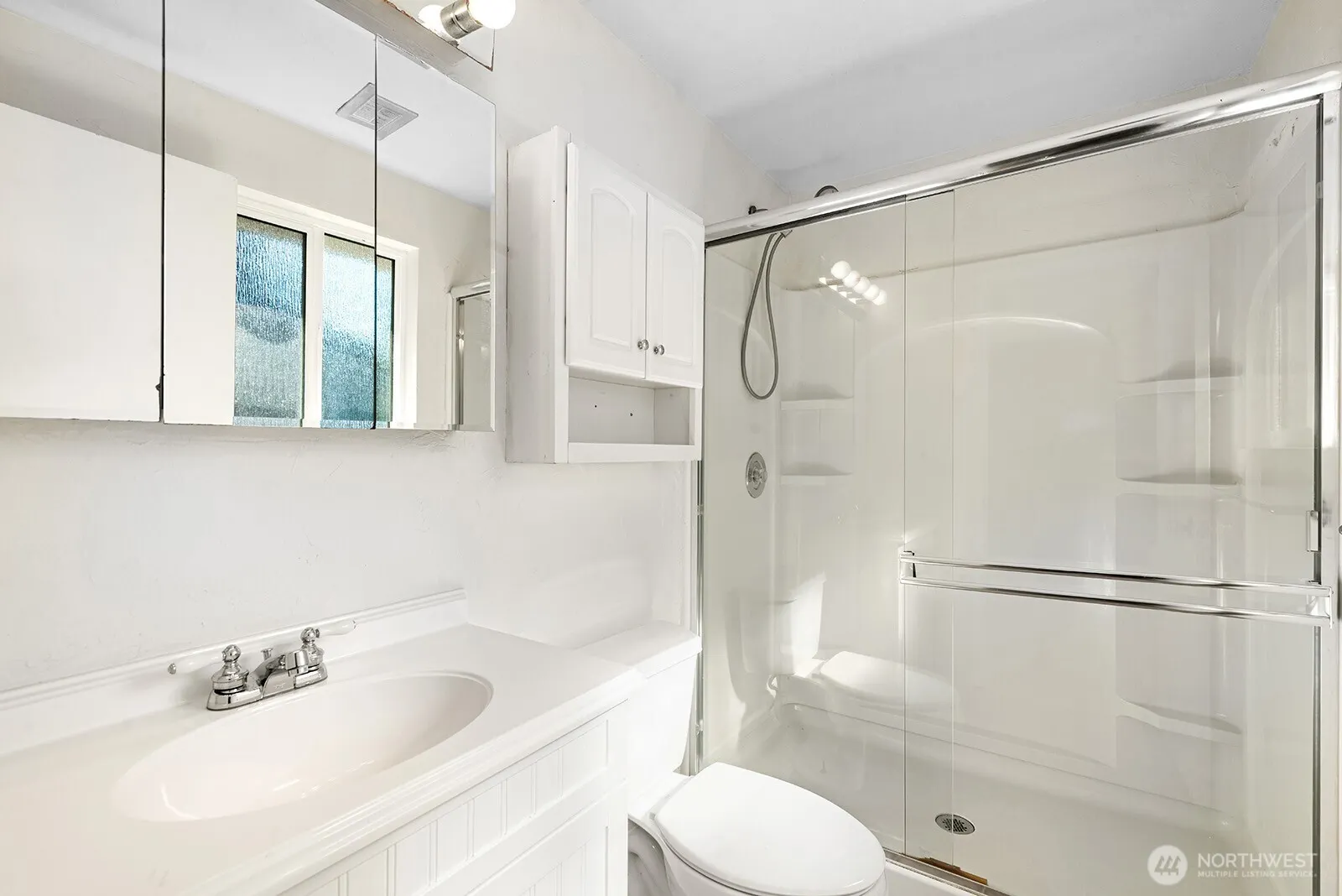 14221 SE 10th Place , Bellevue, WA 98007-5416