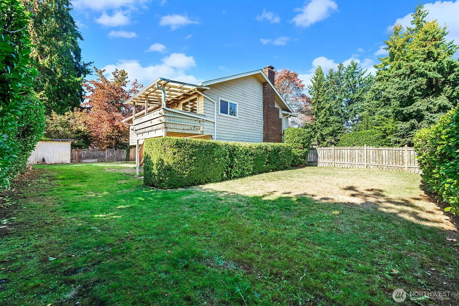 14221 SE 10th Place , Bellevue, WA 98007-5416
