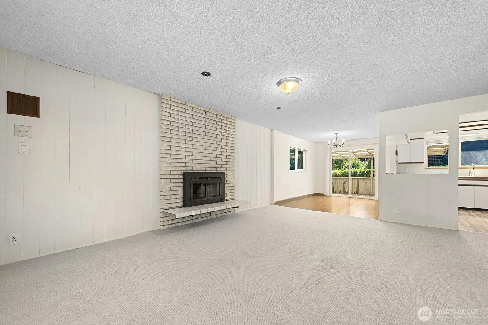 14221 SE 10th Place , Bellevue, WA 98007-5416