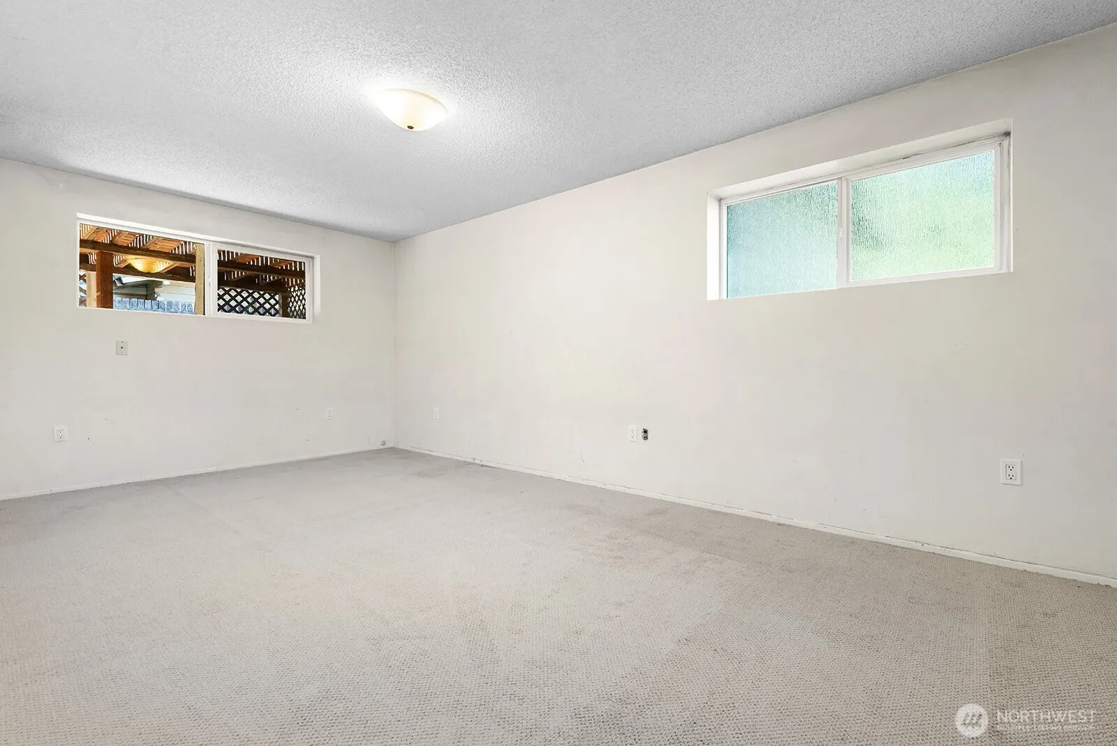 14221 SE 10th Place , Bellevue, WA 98007-5416