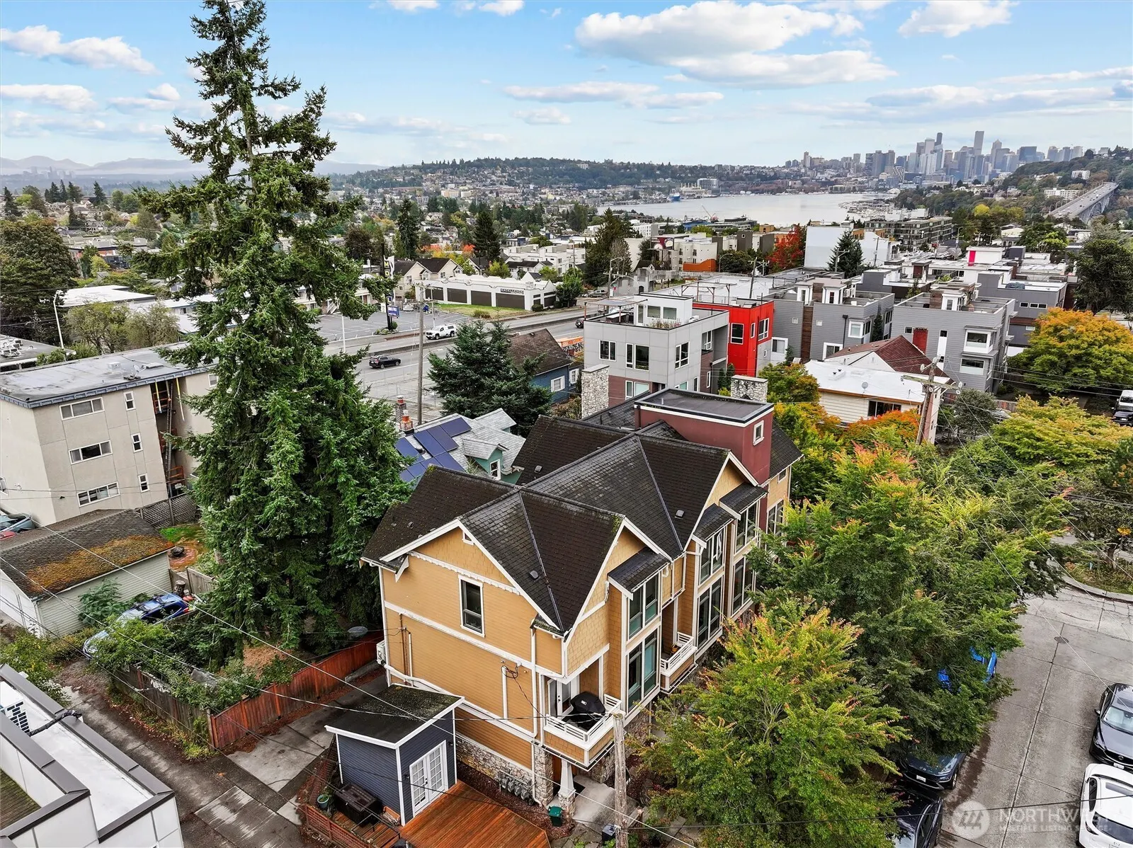 4202 Linden Avenue N, Seattle, WA 98103