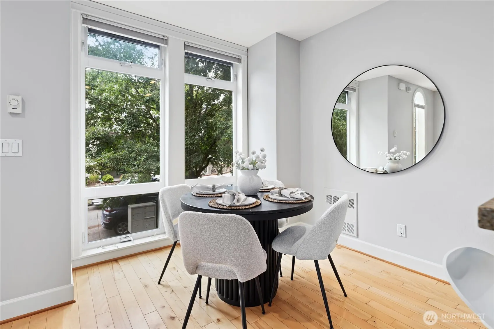 4202 Linden Avenue N, Seattle, WA 98103