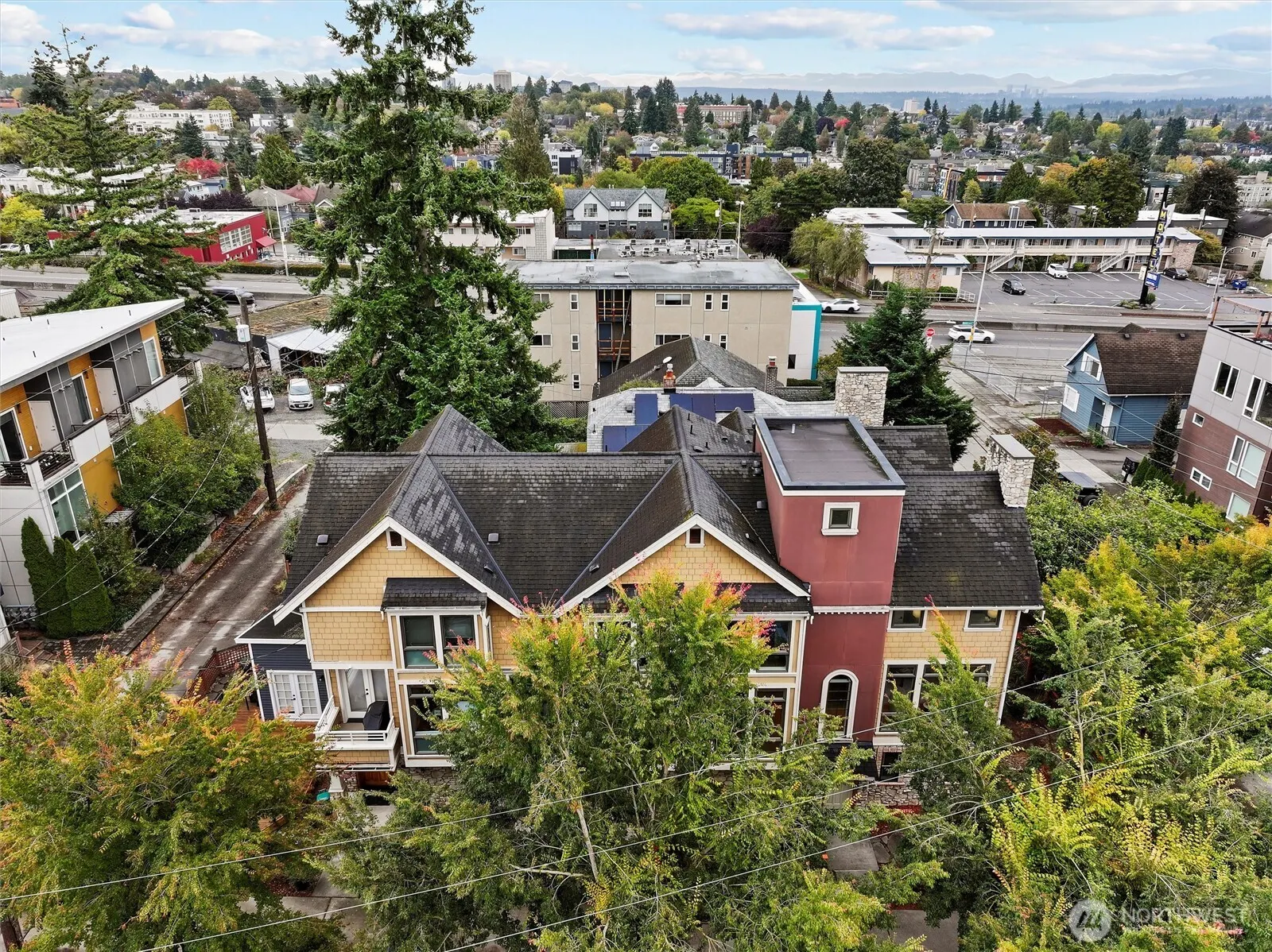 4202 Linden Avenue N, Seattle, WA 98103