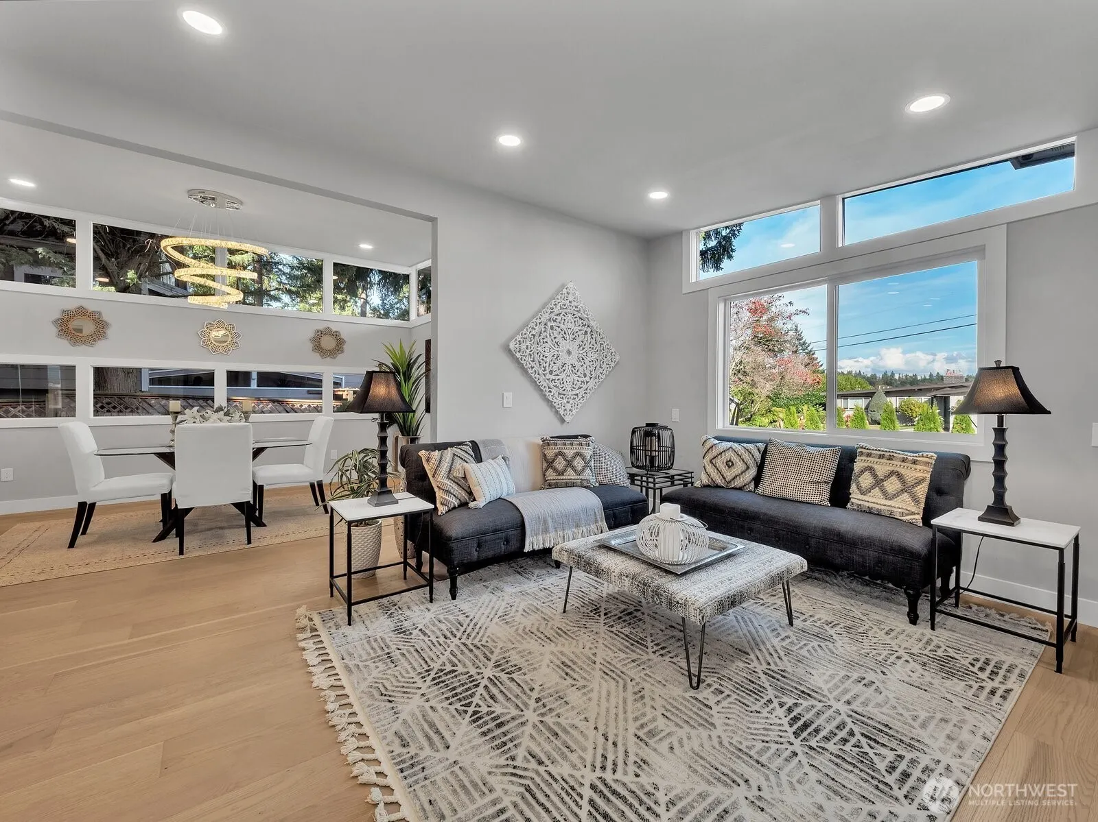 112 Th SE 3131 Avenue , Bellevue, WA 98004